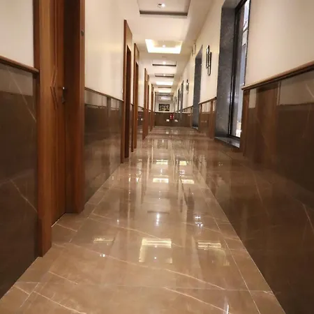 Hotel The Ube Residency Mumbai