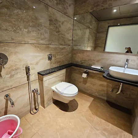 Hotel The Ube Residency Mumbai