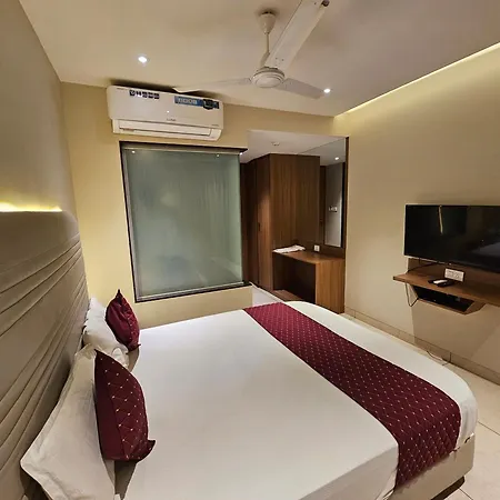 Hotel The Ube Residency Mumbai
