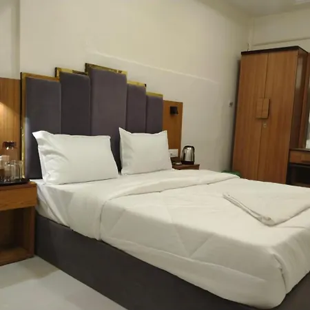 Hotel 145 Enclave 2*