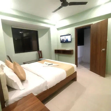 Hotel Everest And Mumbai