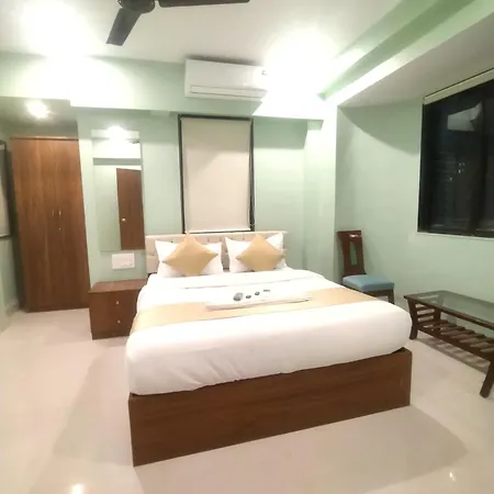 Hotel Everest And Mumbai