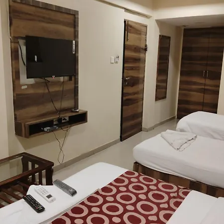 Hotel Golden Park Near Nesco *