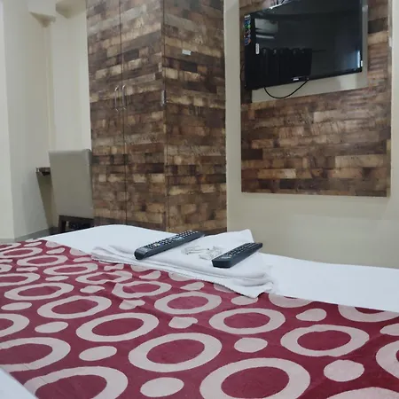 Hotel Golden Park Near Nesco *