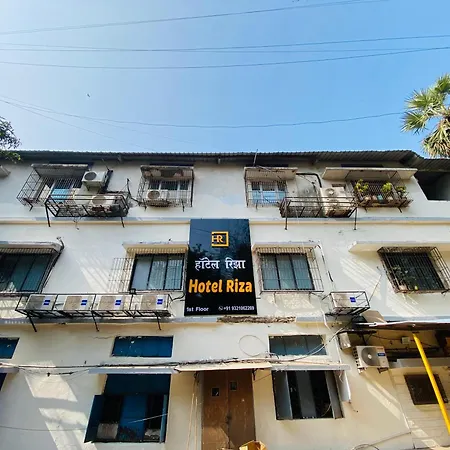 Guest house Glitz Riza - Nr Nesco Exhibition Centre Goregaon Mumbai
