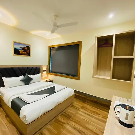Glitz Riza - Nr Nesco Exhibition Centre Goregaon 2* Mumbai