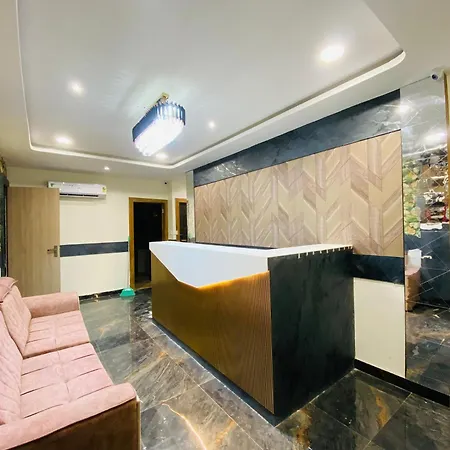 Glitz Riza - Nr Nesco Exhibition Centre Goregaon