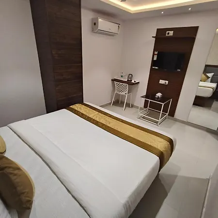 Morya Residency Parel Hotel