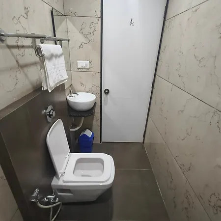 Morya Residency Parel 2*