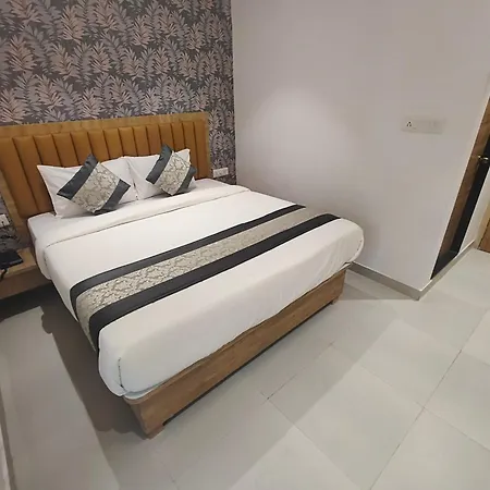 Morya Residency Parel