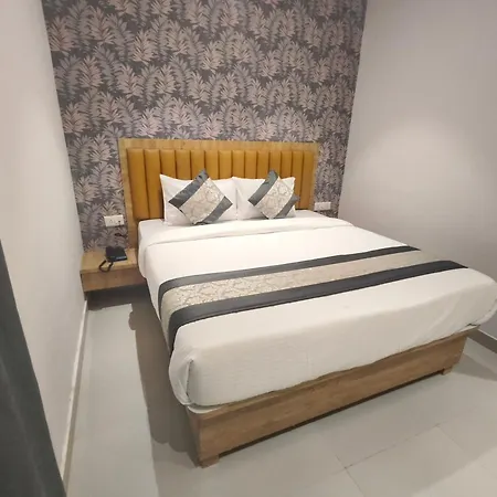 Morya Residency Parel Hotel