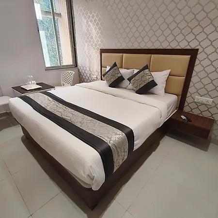 Hotel Morya Residency Parel