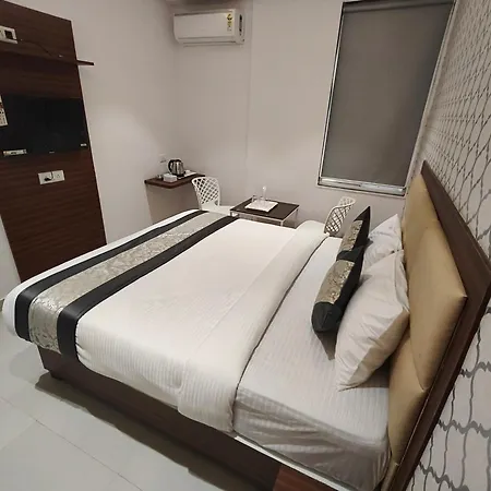 Morya Residency Parel