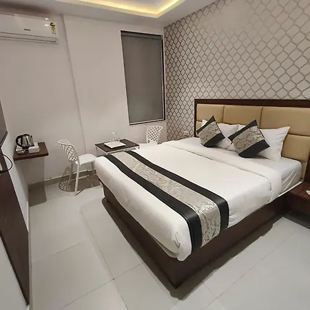 Morya Residency Parel Hotel