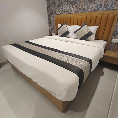 Morya Residency Parel Hotel