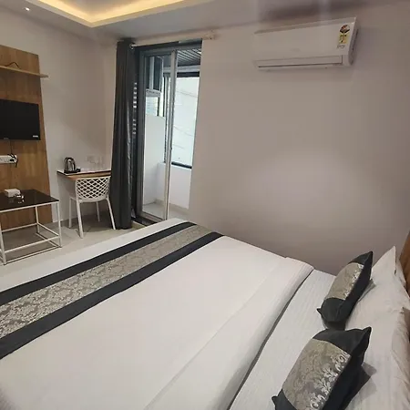 Morya Residency Parel Hotel