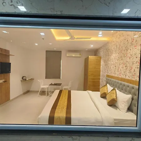 Hotel Morya Residency Parel