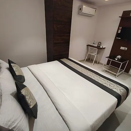 Morya Residency Parel Hotel