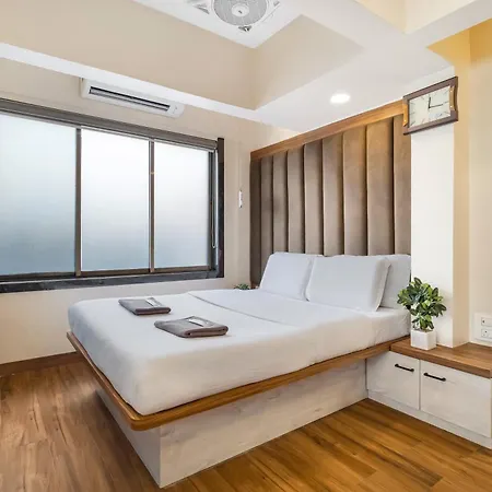 Apartment Imperial Premium Khar W *