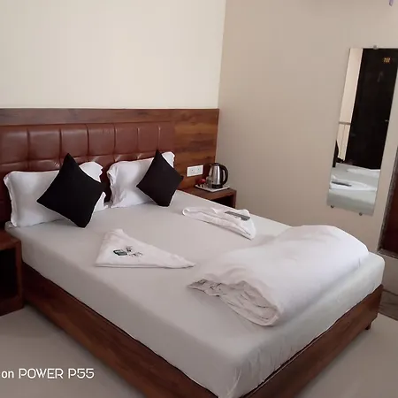 Guest house Glitz Lavender- Nr International Airport