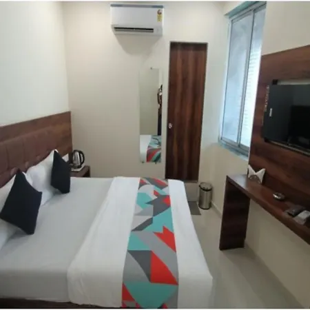 Guest house Glitz Lavender- Nr International Airport 2*