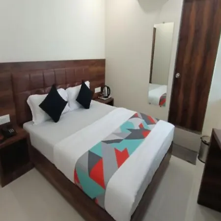 Guest house Glitz Lavender- Nr International Airport 2*