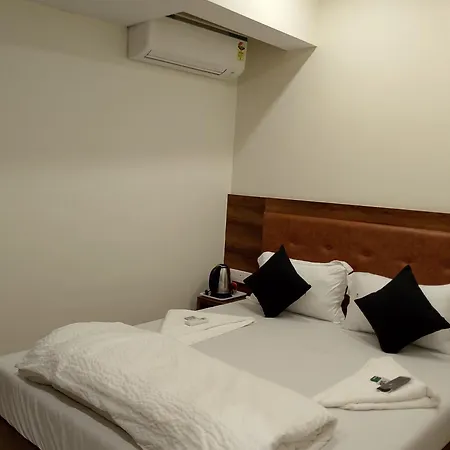 Guest house Glitz Lavender- Nr International Airport Mumbai