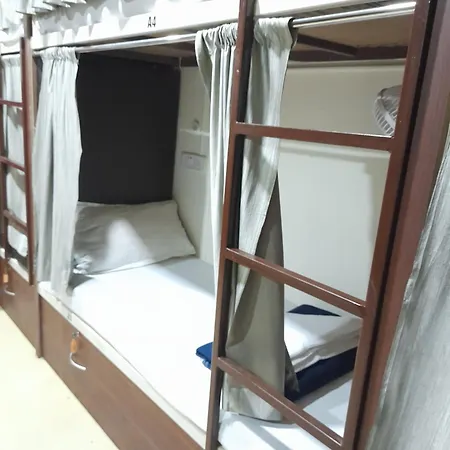 Hostel Afreen Ac Dormitory Mumbai