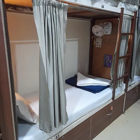 Afreen Ac Dormitory Hostel *