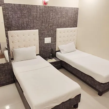 Hotel Golden Park Near Nesco Mumbai