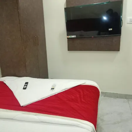 The B Town Hotel 2*