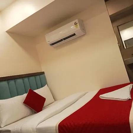 Hotel The B Town 2*