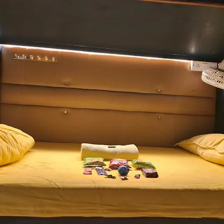 Hostel Sinhassan Juhu Mumbai