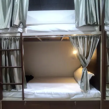Afreen Ac Dormitory Hostel Mumbai