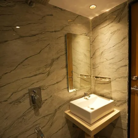 Boston Hotel 2*