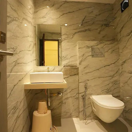 Boston Hotel 2*