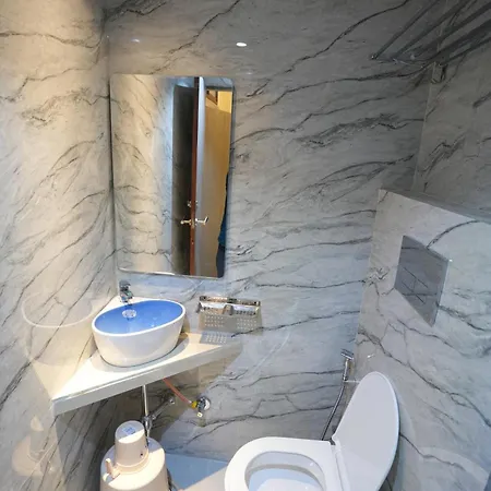 Boston Hotel 2*