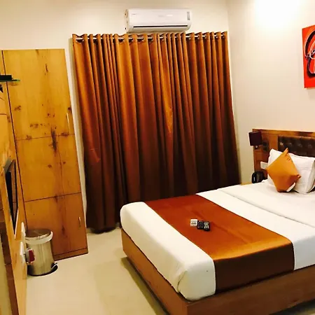 Grandeur-near International Airport Hotel