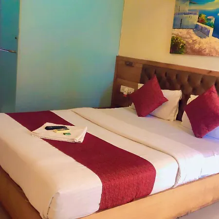Grandeur-near International Airport Hotel 3*