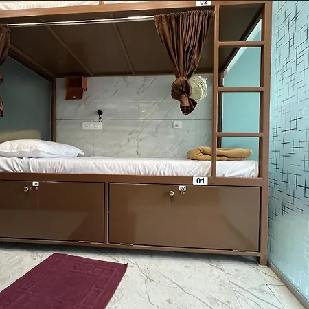 Apex Andheri - Near Airport And Marol Metro Station Apartment