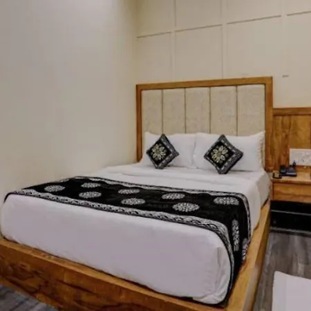 Venture Grand Hotel 3*