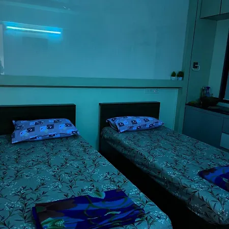 Pristine Studio Apartment, Andheri West * Mumbai