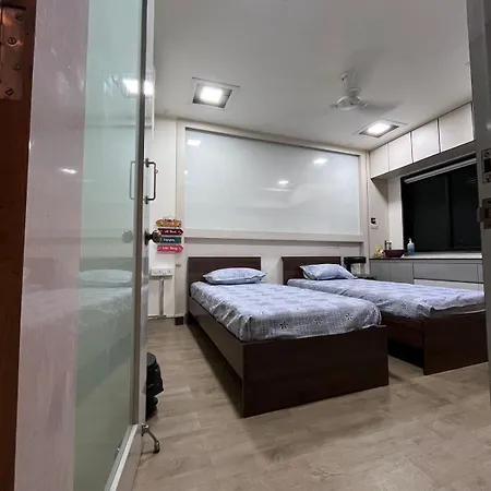 Pristine Studio Apartment, Andheri West * Mumbai