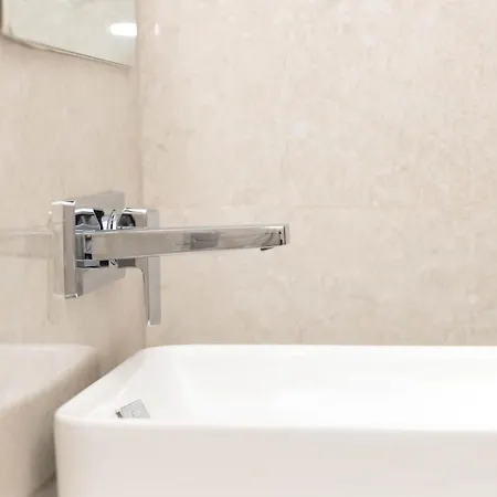 Z Bliss Suites, Bkc