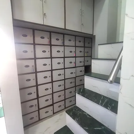 Noor Sakinaka Hostel Mumbai