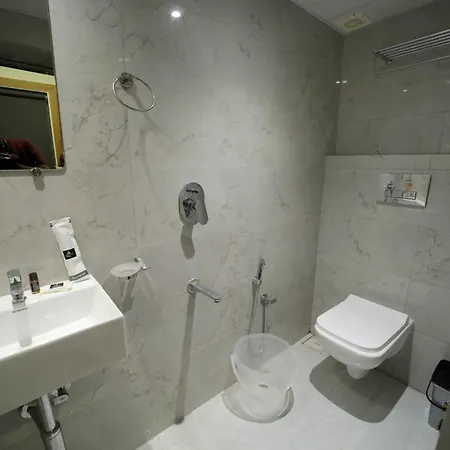 Cabinstay-airport Hostel *