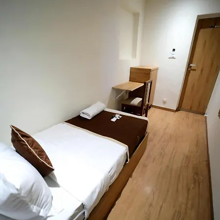 Hostel Cabinstay-airport