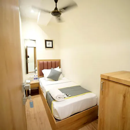 Hostel Cabinstay-airport