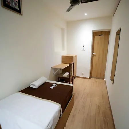 Hostel Cabinstay-airport *