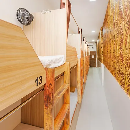 Sahara Stay-near Nesco Exhibition Centre Capsule hotel Mumbai